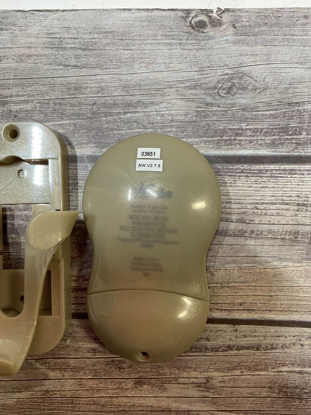 Hunter K0474-02 Replacement Remote Control and Wall Holder