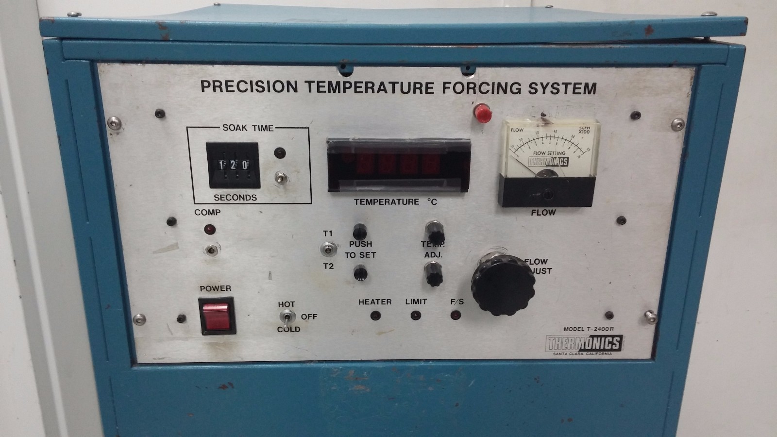 Thermonics T-2400R Temperature Forcing System