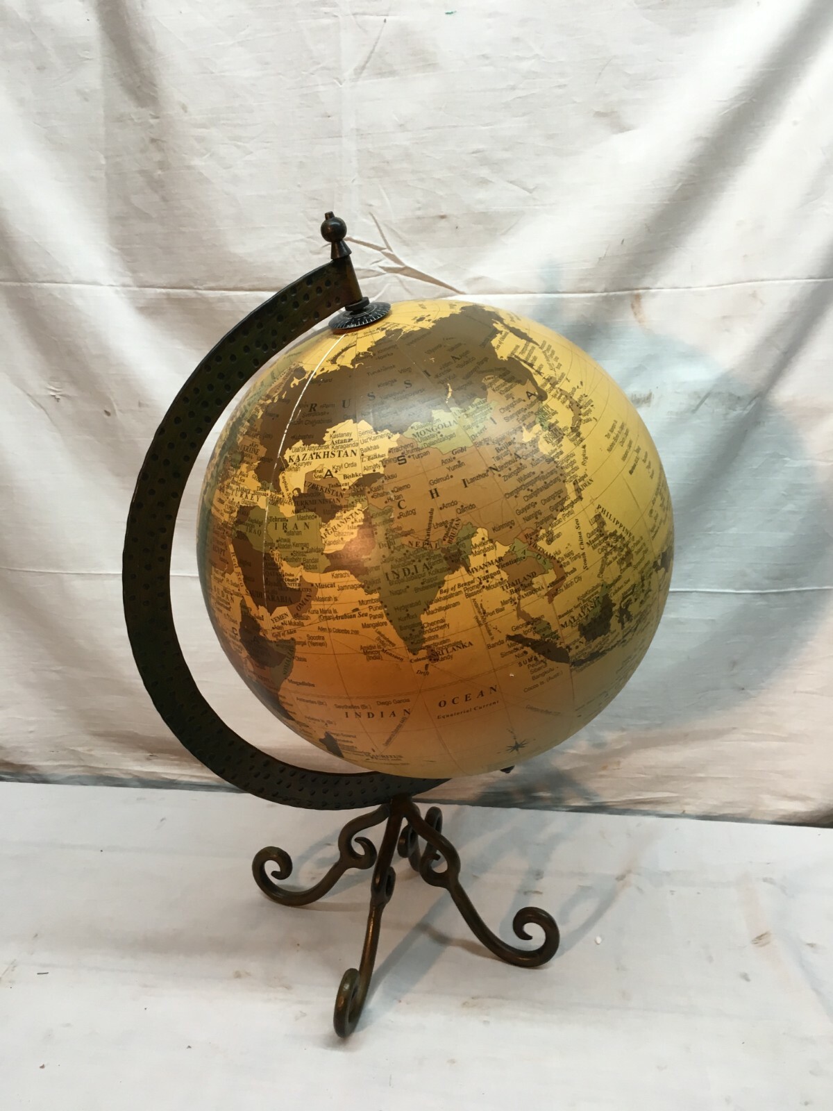 2008 World 11in Globe with Metal Stand World Time Marker on top and bottom