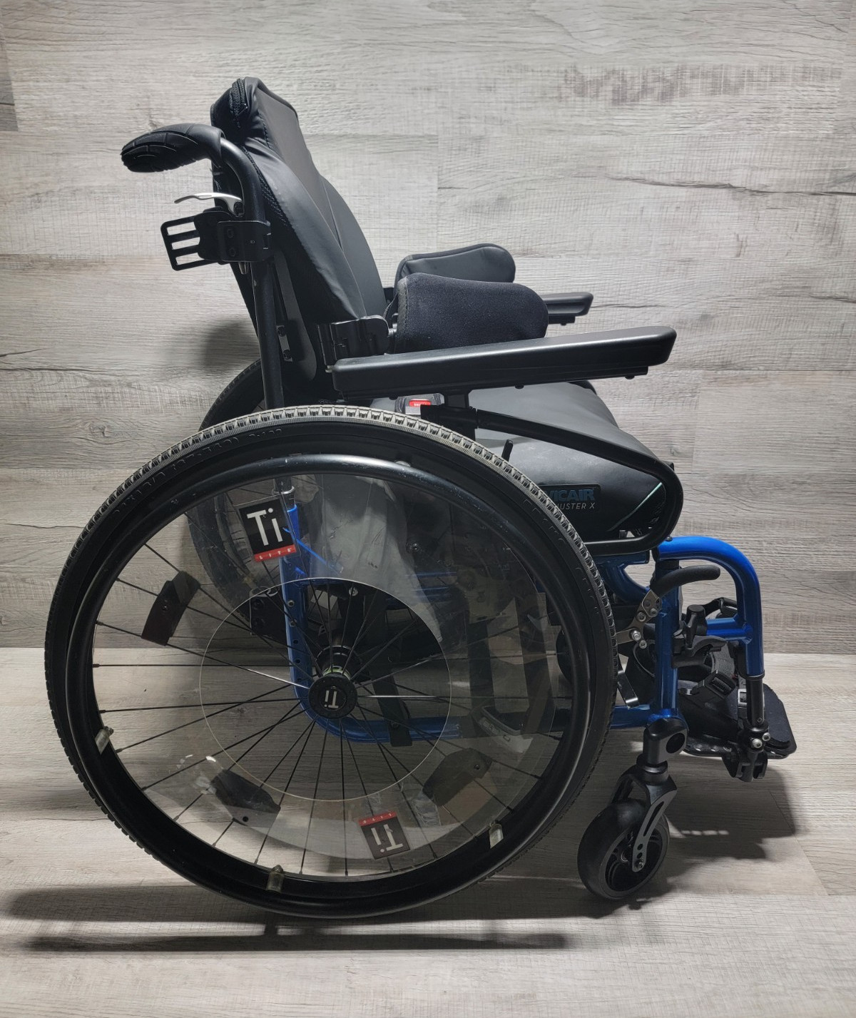 TI Lite Wheelchair With Custom Parts Vicair Seat , Comfort Acta Brace 14x14 ?