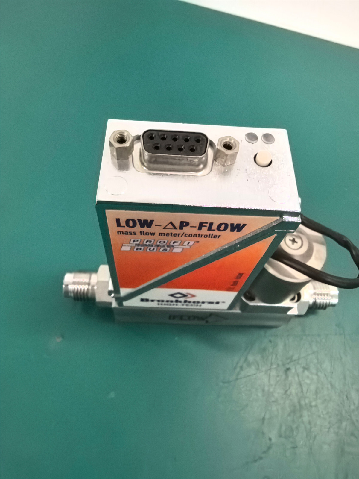 Bronkhorst HIGH-TECH OTB-021F Mass Flow Controller SIH4 200SCCM 4V
