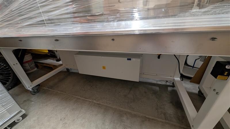 ESCO Biosafety Cabinet WITH Power Raising Hydraulic Base