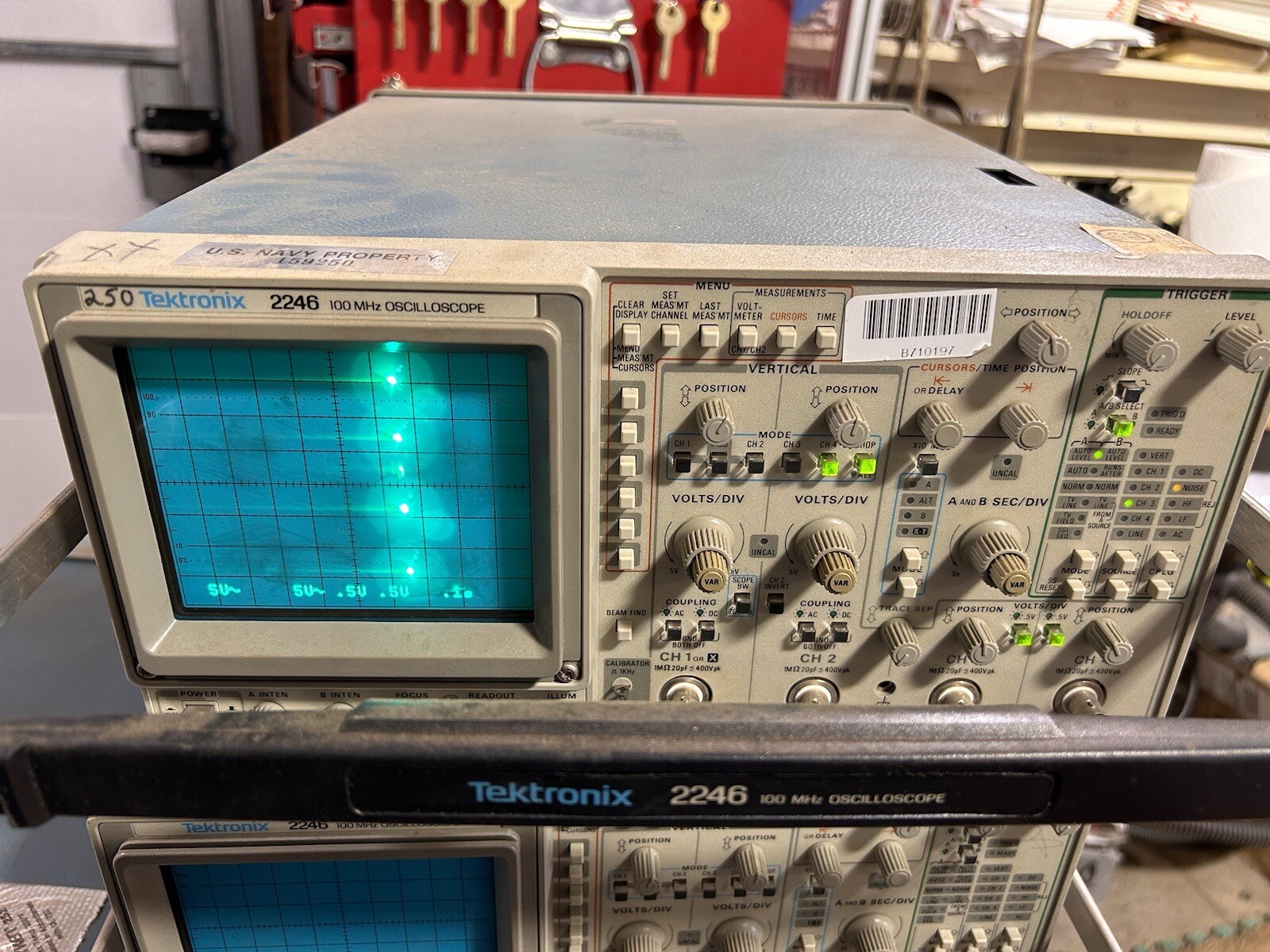 TEKTRONIX 2246 100 MHz  - Free Shipping.