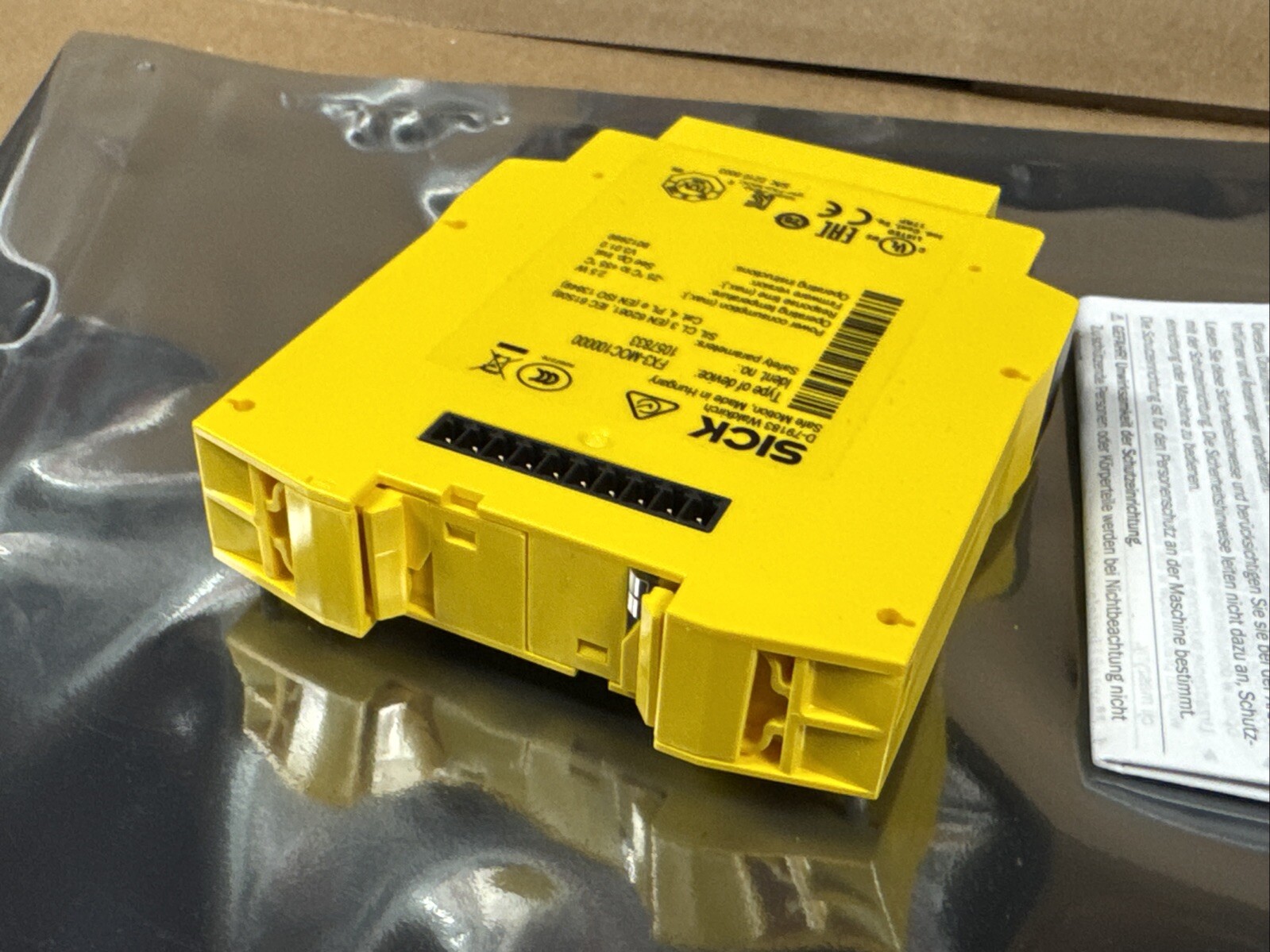 NEW Sick 1057833 FX3-MOC100000 Flexi Soft Safety Controller FX3-MOC1 FAST SHIP