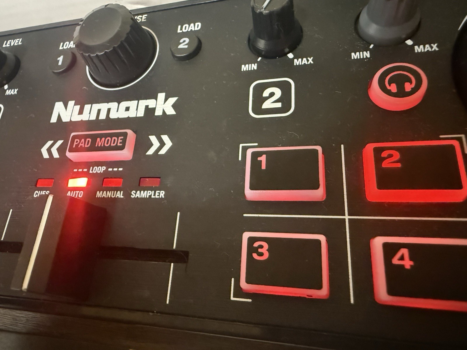 CONTROLLER DJ NUMARK DJ2Go 2 Touch ( nuovo )