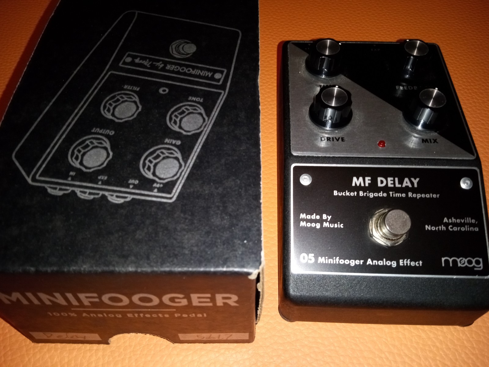 Moog MF-Delay Effects Pedal Bucket Brigade Moogerfooger Minifooger mf 05