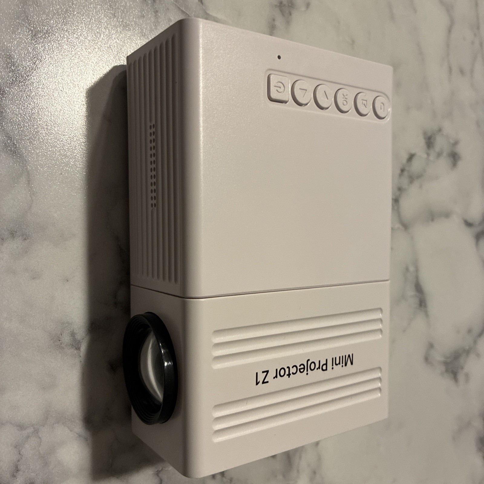 Mini Projector Z1 LED 720P Portable w/Remote Power Adapter Box