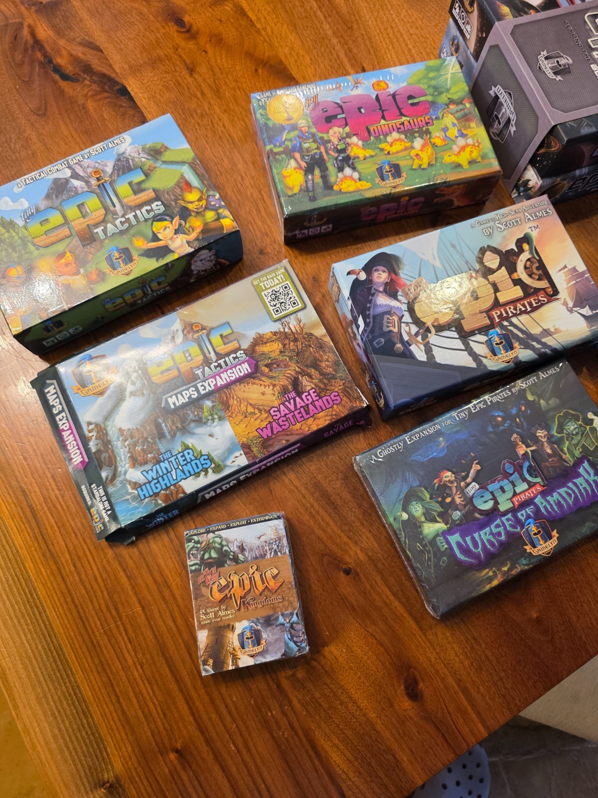 Tiny epic games massive collections w/ case and mats.