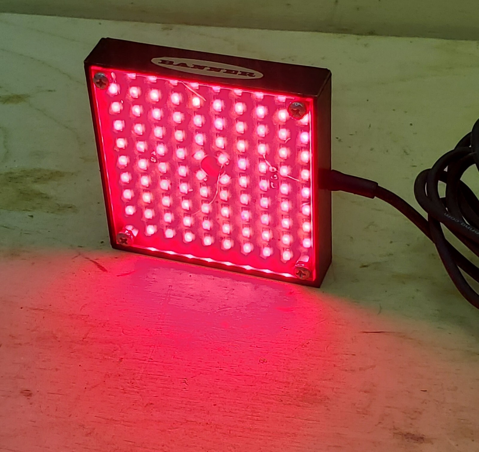 Banner LEDRA62X62M 24VDC Red LED Illuminating Lamp for Inspection Systems