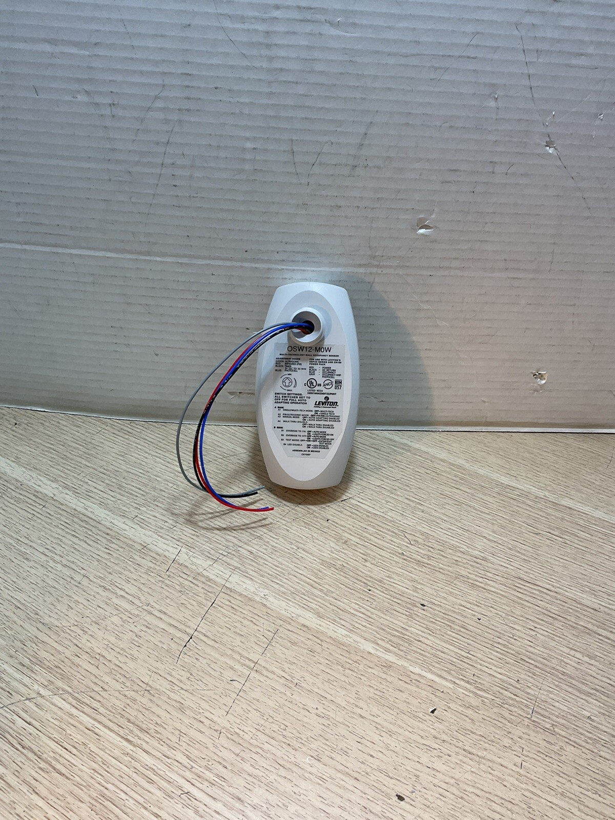 Leviton Multi Technology Occupancy Sensor Cat #OSW12-M0W Wall Mount White/GAR182