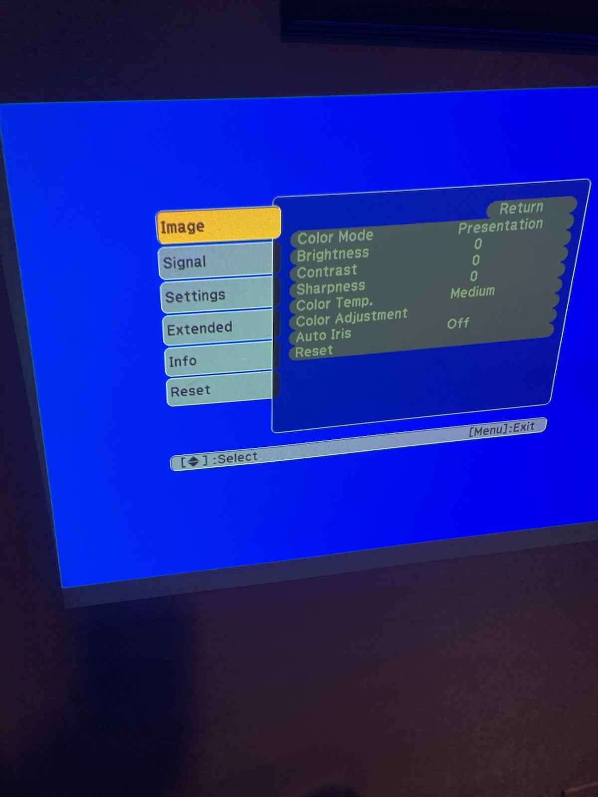 Epson PowerLite S11 Projector With Extras TESTED With Remote And Extras As Shown