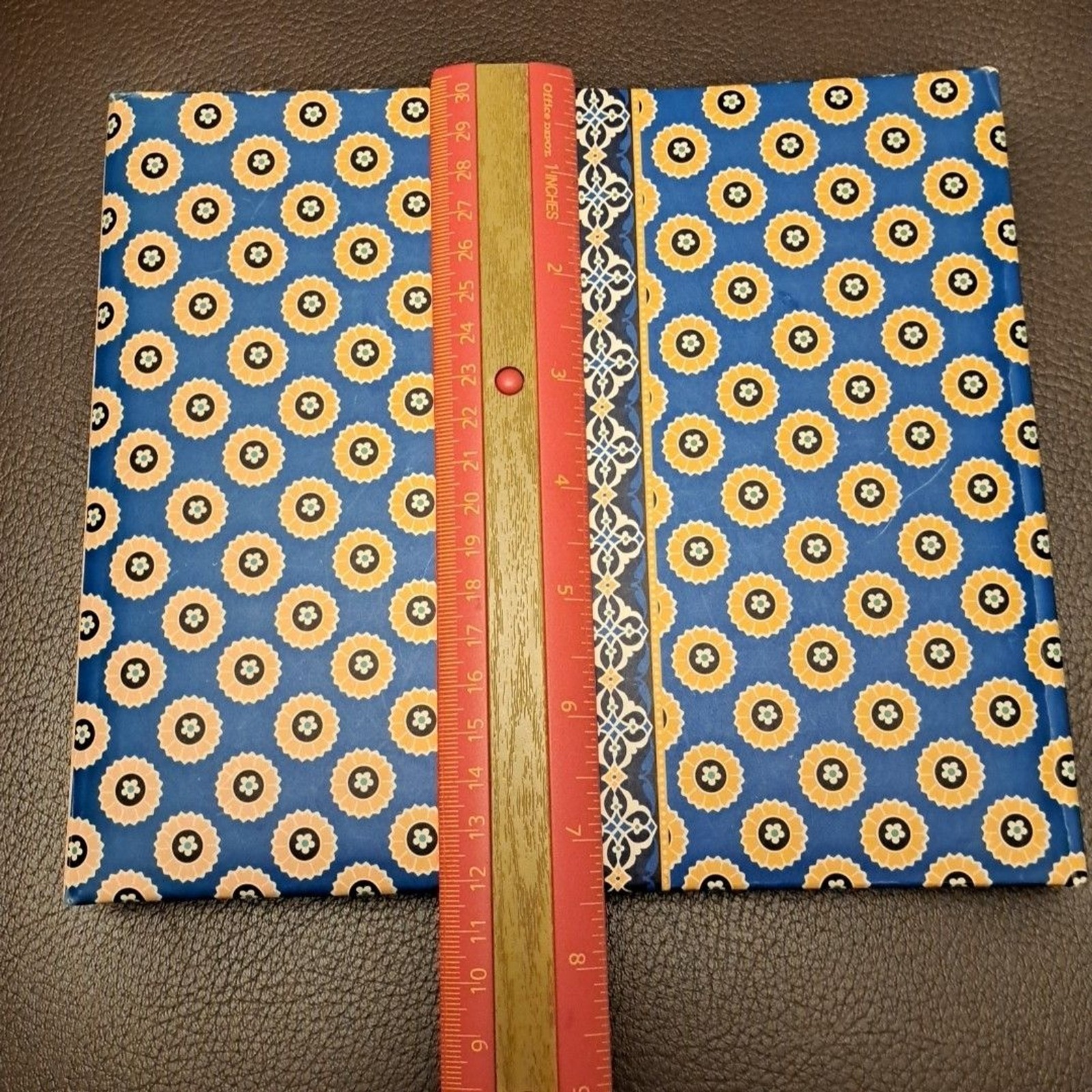 Vera Bradley Weekdays Note book set with pen riviera blue pattern Magnet Closure