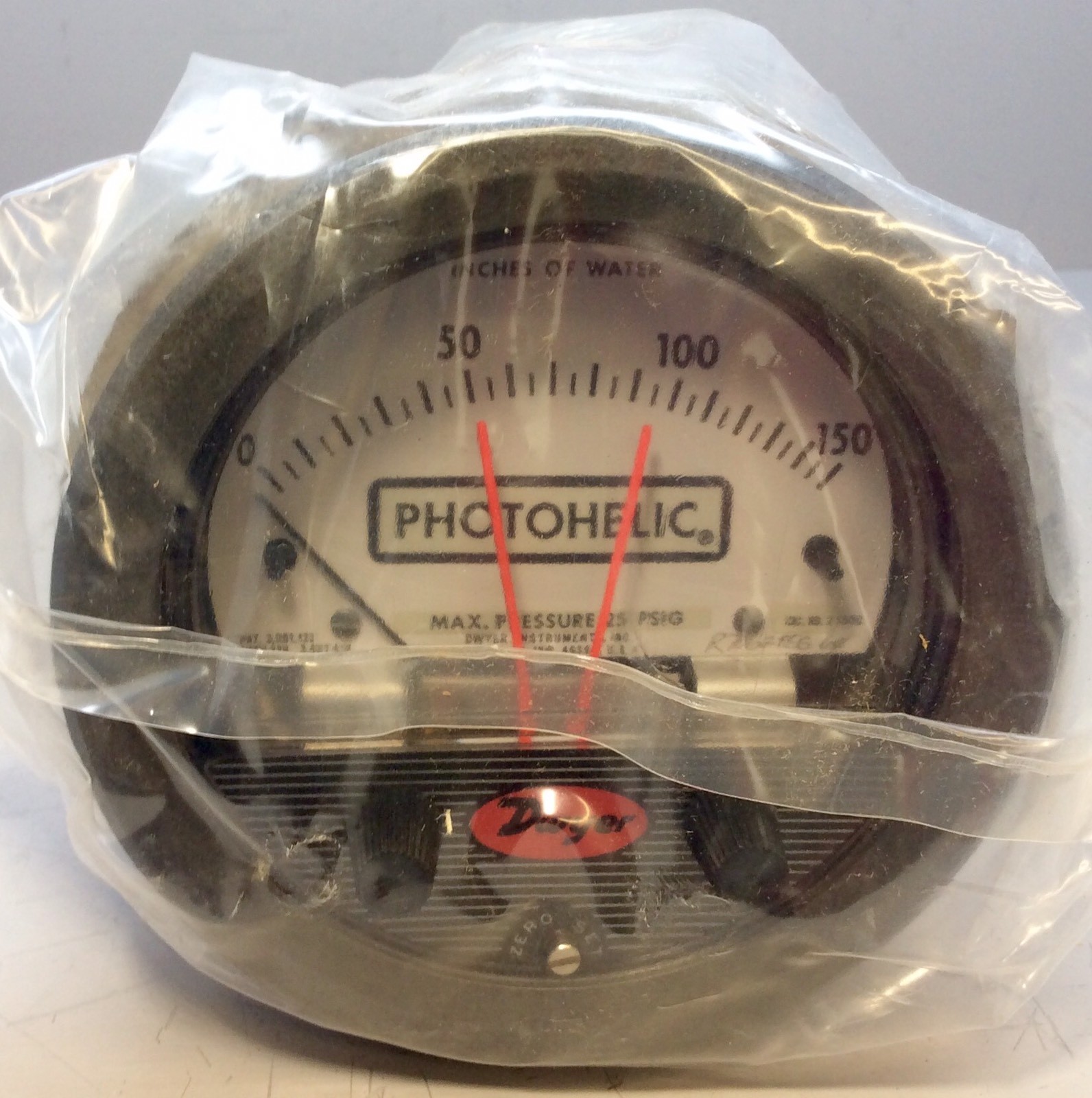 NEW DWYER PHOTOHELIC 3150C 0-150" WATER 25 PSIG