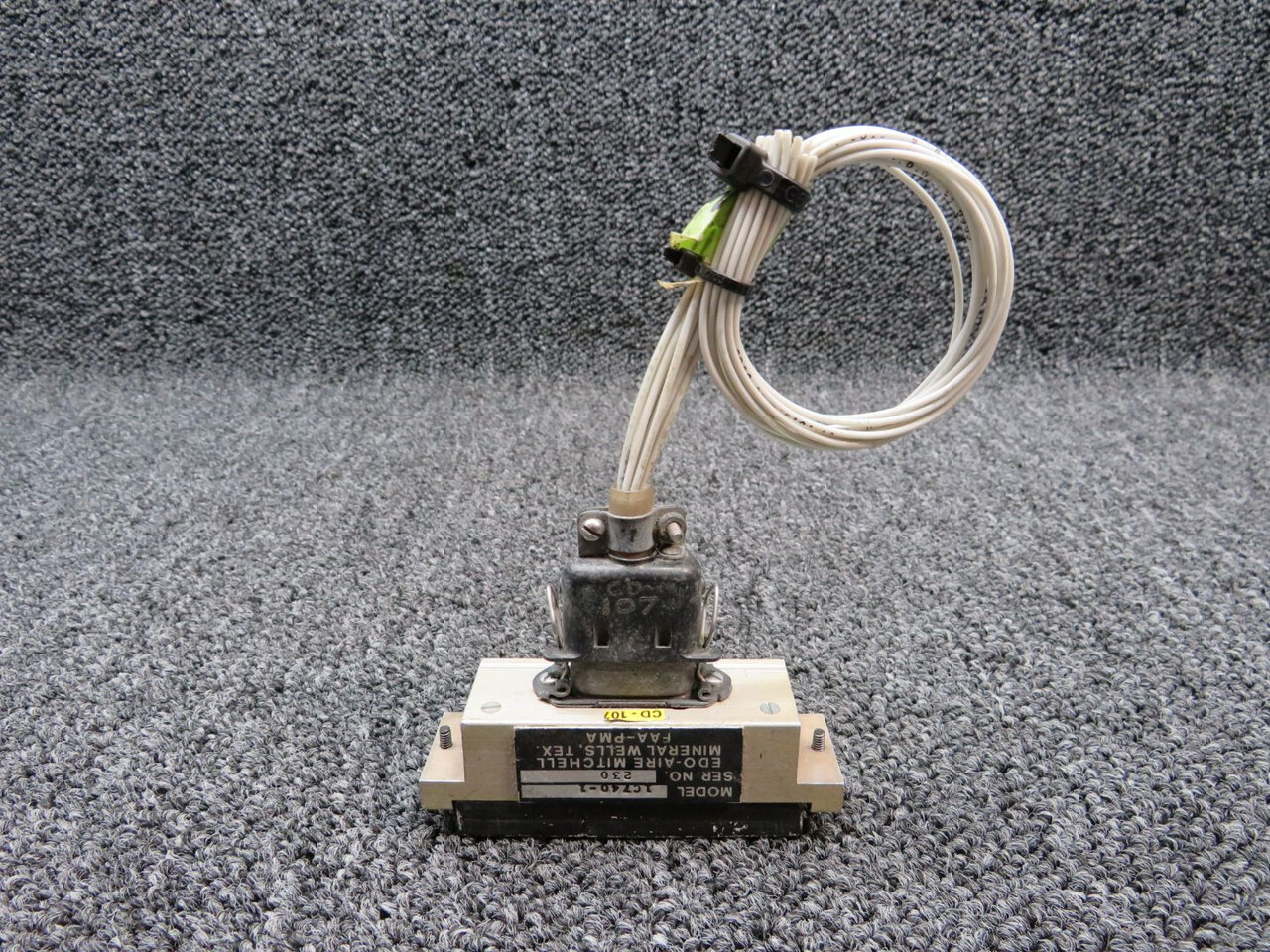 1C740 Edo-Aire Mitchell Flight Director Mode Annunciator