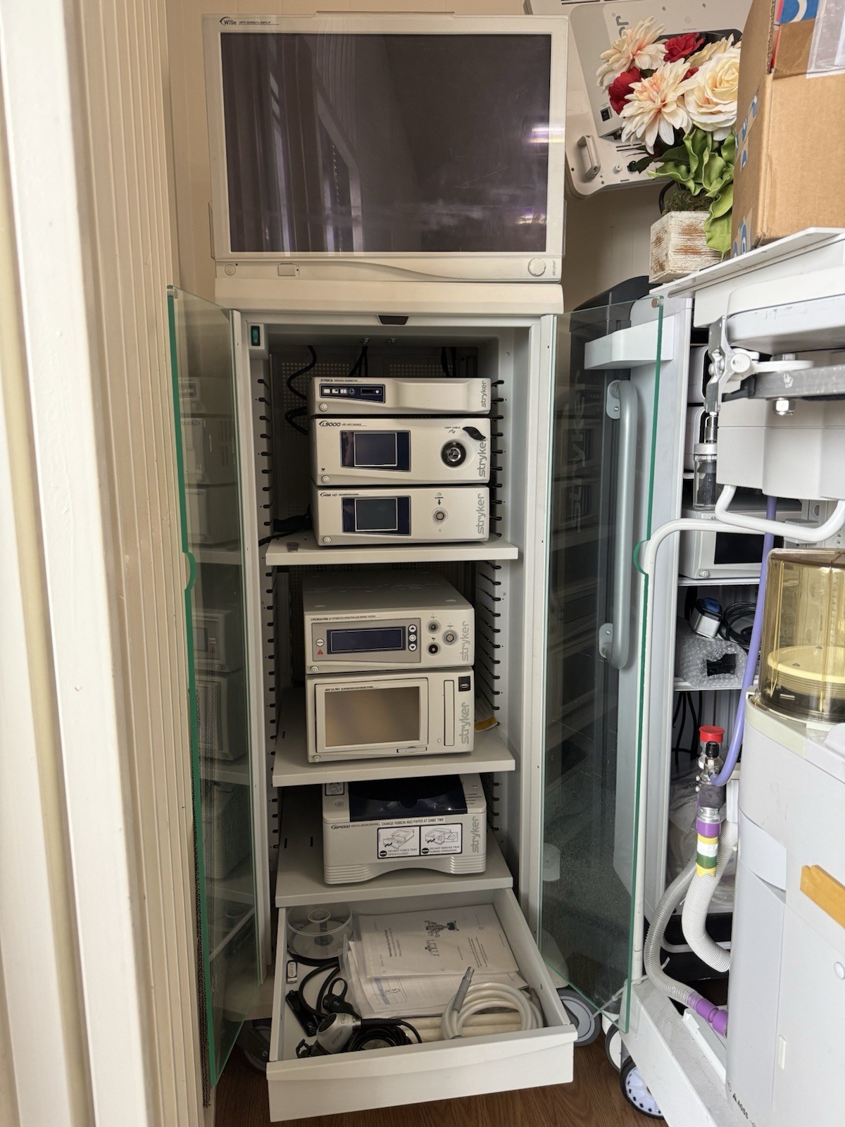 Stryker 1488 Endoscopy Tower System