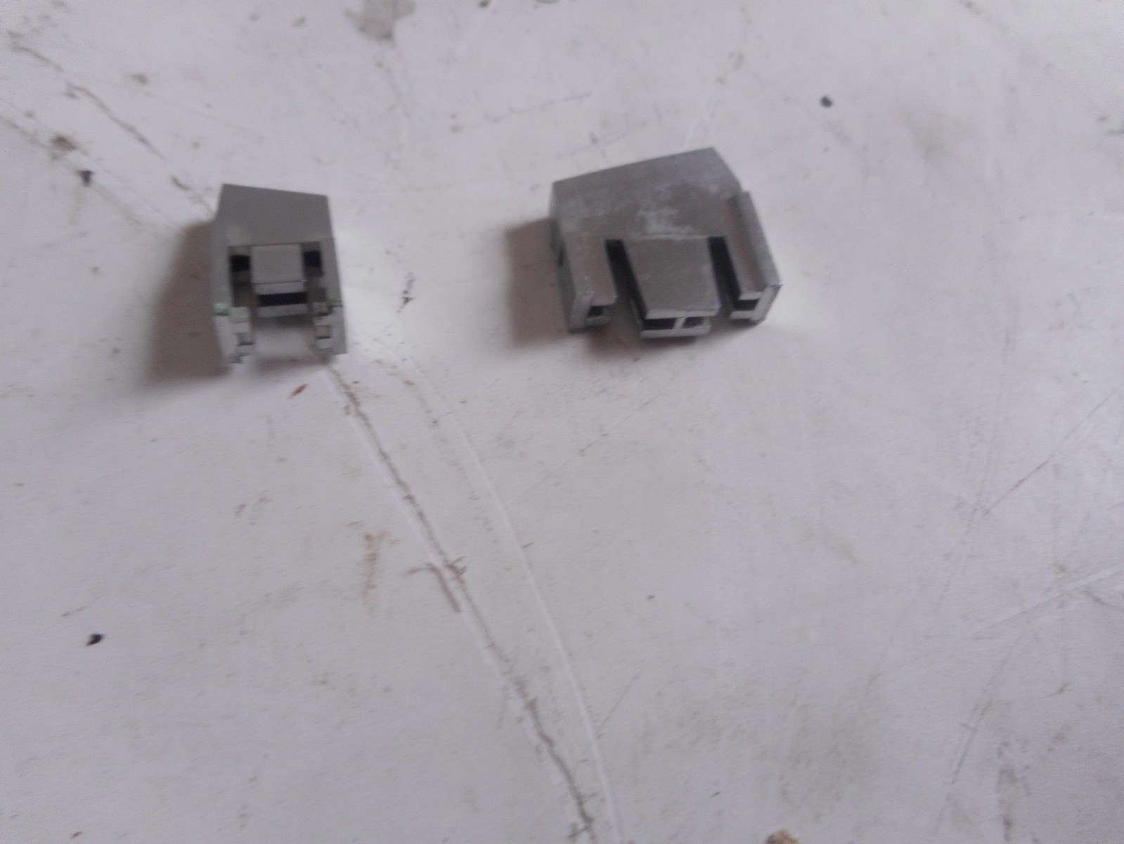 AKAI AP-Q50 TURNTABLE -  SET OF 2  KNOBS -  PARTING OUT