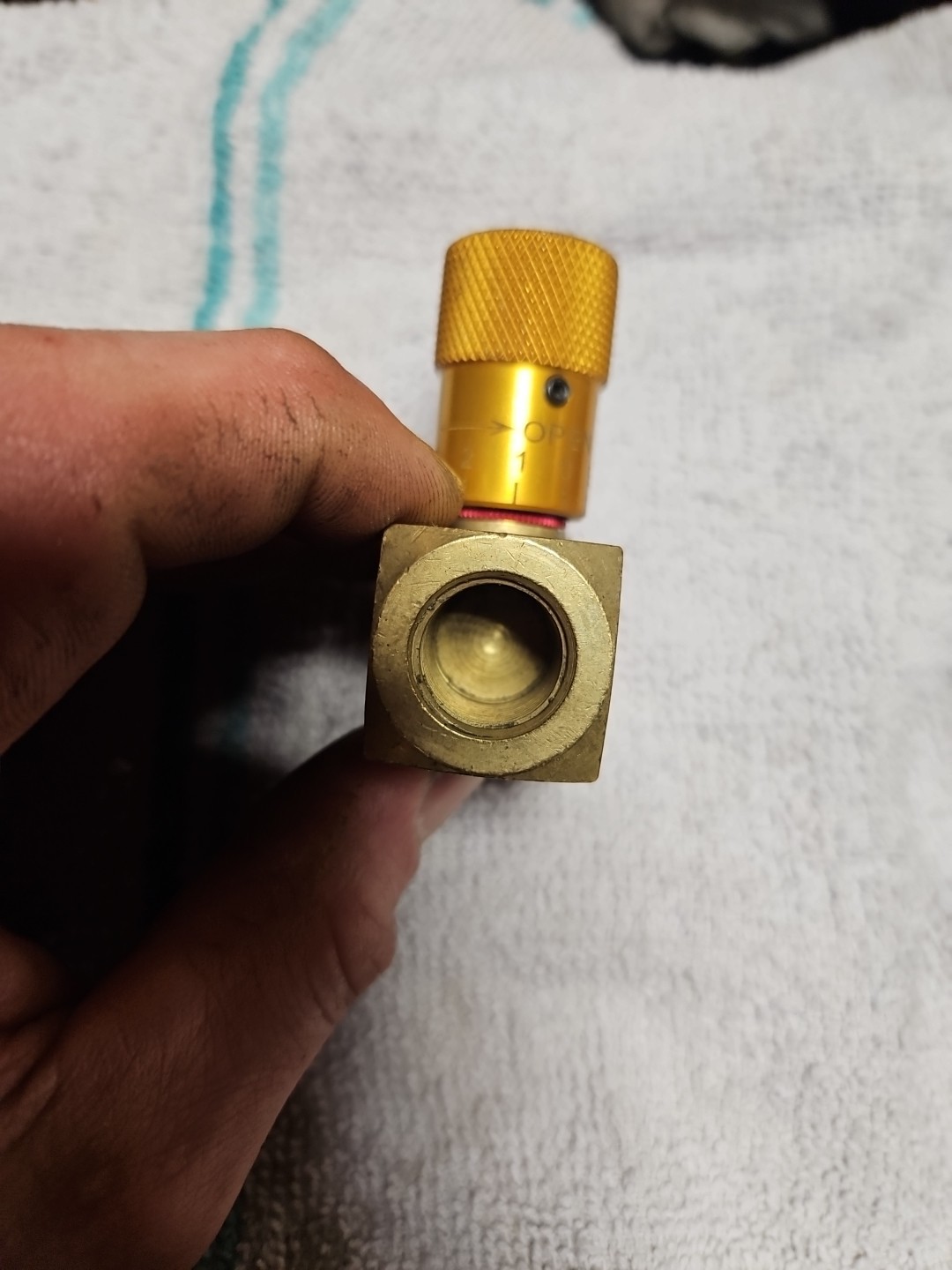 Deltrol Fluid Products Easy‑Read 10120-65 EN25B Needle Valve Brass Body 2000 PSI
