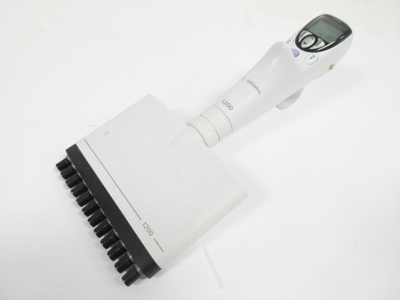 SARTORIUS BIOHIT eLINE 1200 730490 12 CHANNEL DIGITAL PIPETTE 50 - 1200 uL PIPET