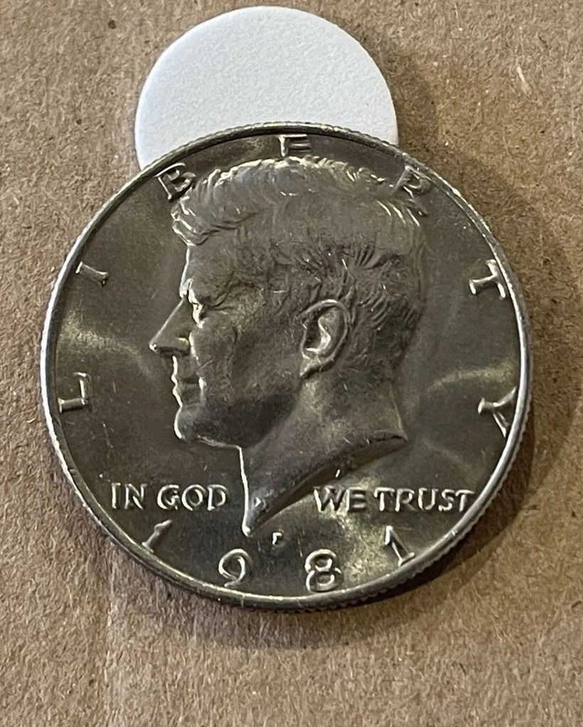 1981 P Kennedy Half Dollar-Nice Rim- Free Shipping