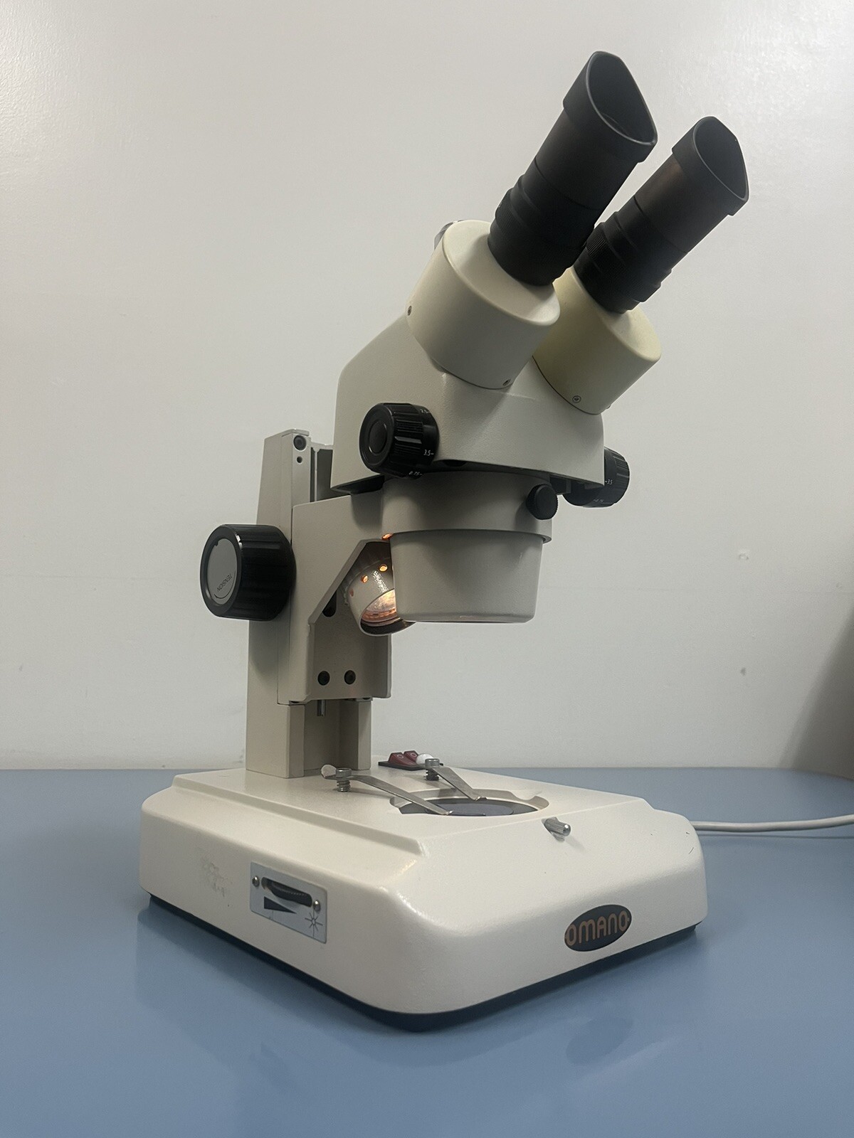 Omano Trinocular Stereo Microscope With Light Stand (Good Condition)