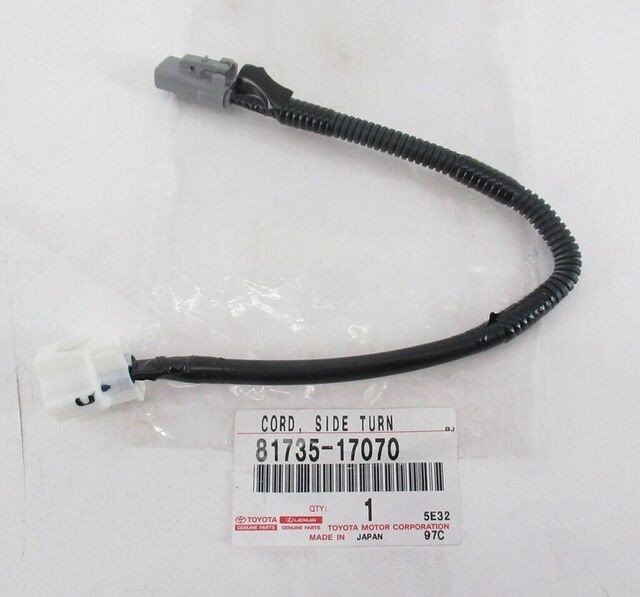 Genuine Toyota Socket & Wire  Side Turn Signal Lamp 81735-17070