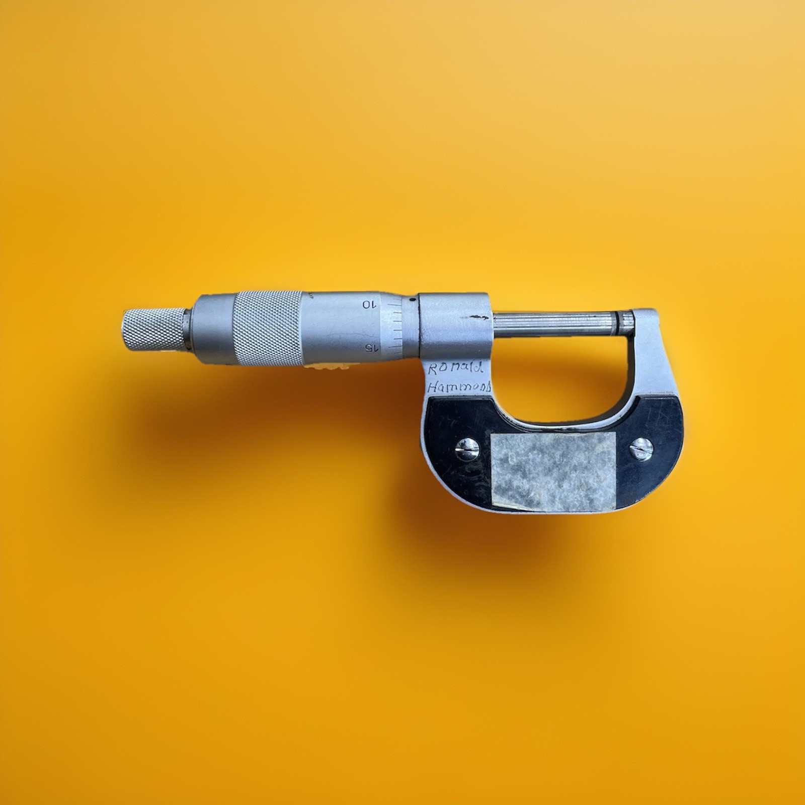 CEN-TECH Outside Micrometer 0-1 in Mechanical 0.00100 in Resolution