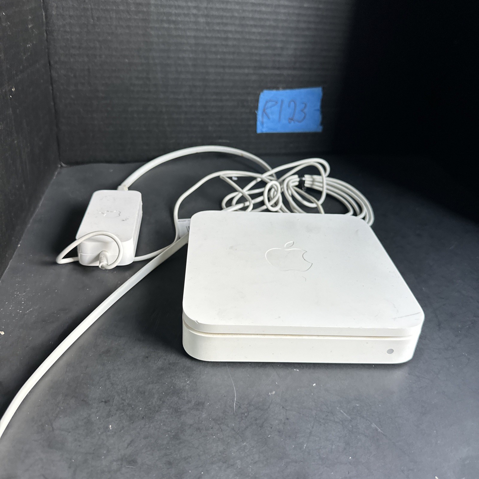 Apple AirPort Extreme Base Station A1408 WiFi Router w/ Power Adapter #R123