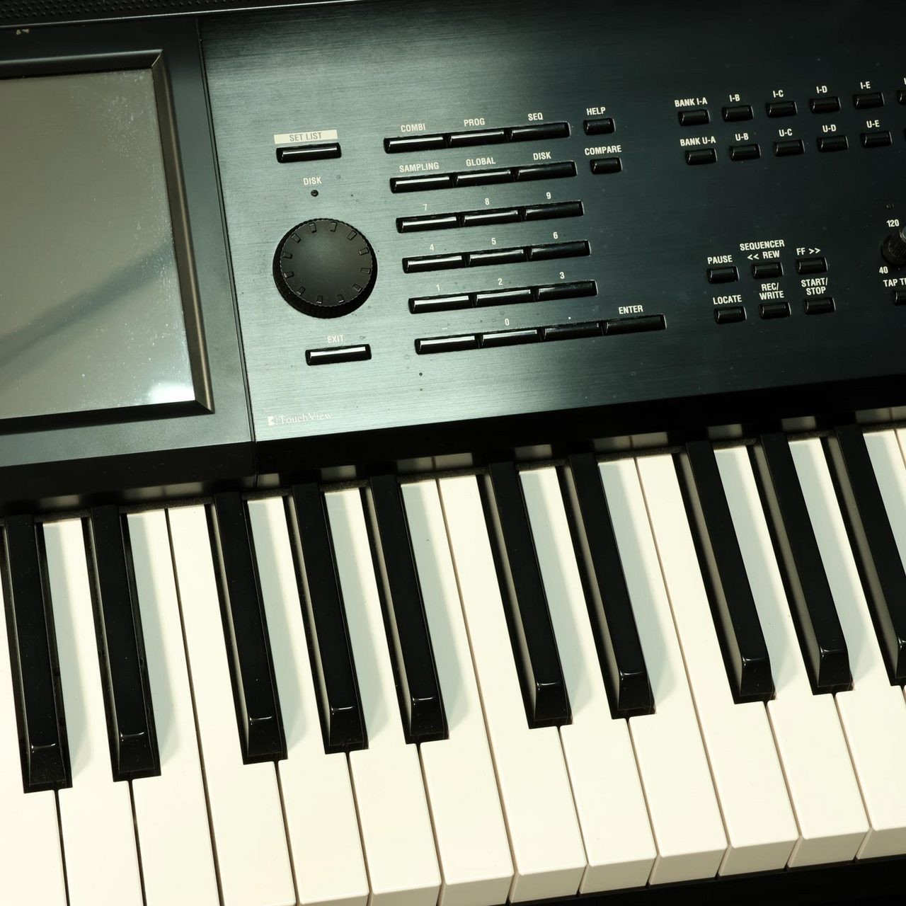 Korg Kronos 2 73-Key Music Workstation Electronic Keyboard