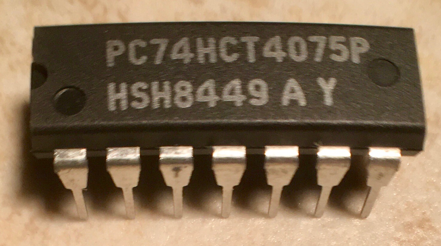 Phillips PC74HCT4075P Triple 3 Input OR Gate - NOS