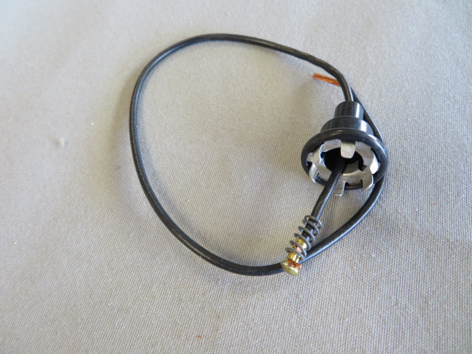 Piper Aircraft Light Socket. P/N 487-171 (BE) New Surplus