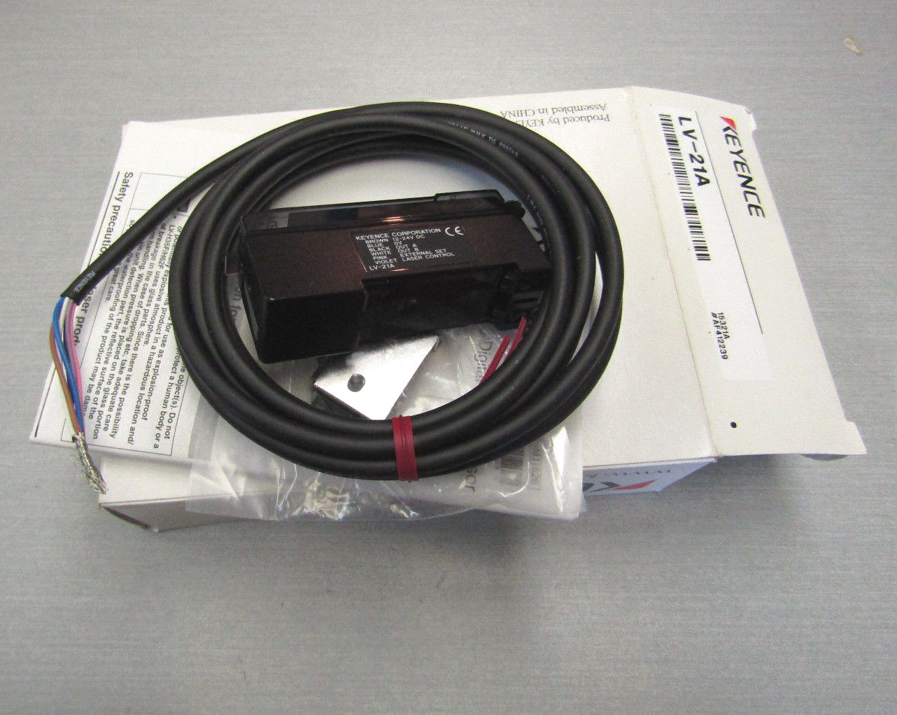 Keyence LV-21A Digital Laser Sensor LV21A Amplifier New In Box