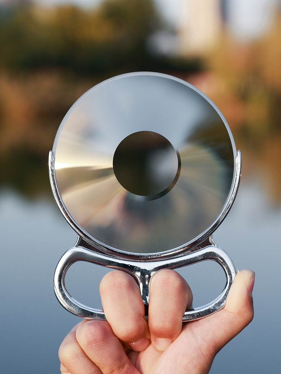 90mm handheld vortex halo special effect filter foreground blurring props camera