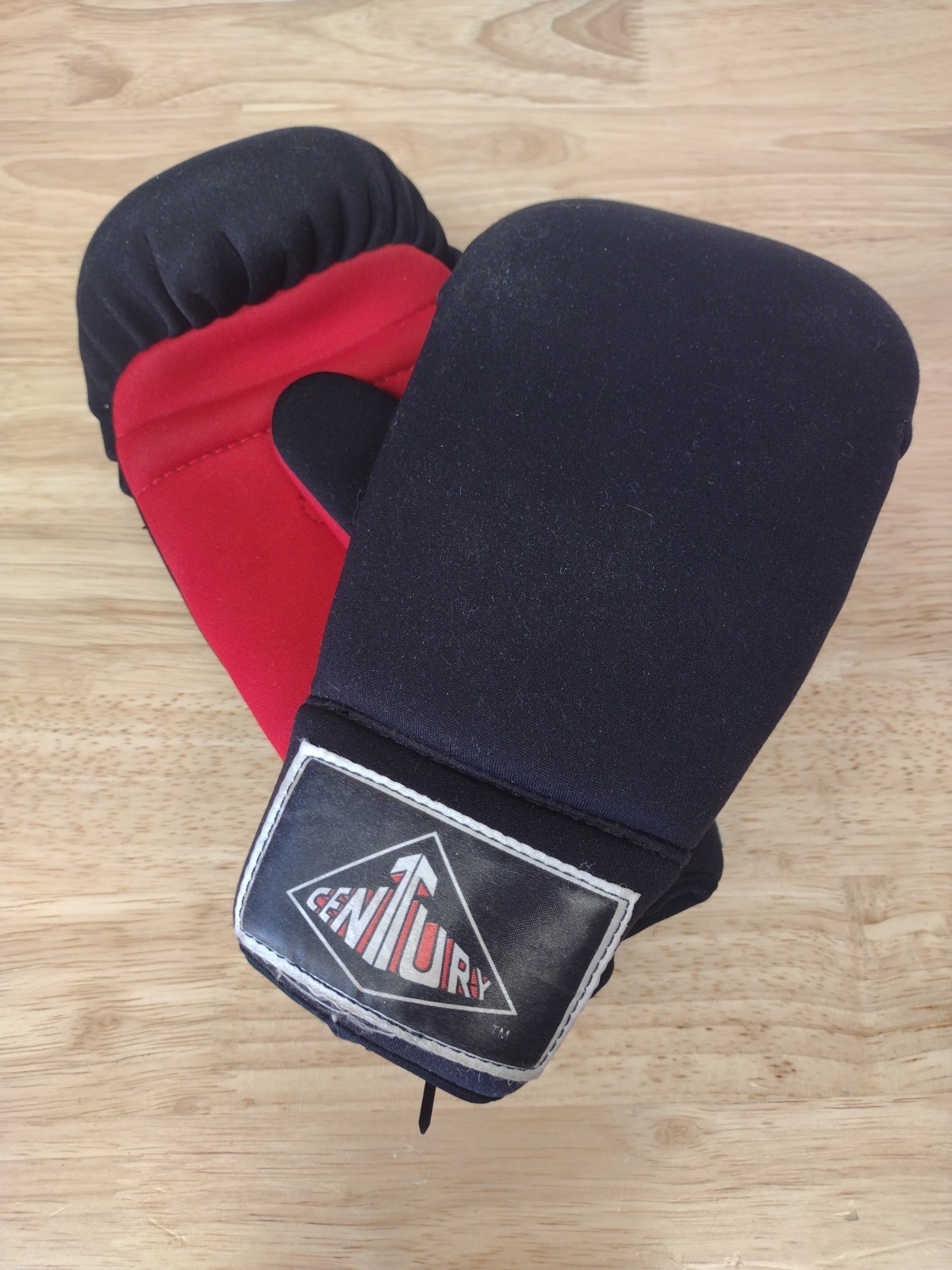 Vintage Century Boxing Gloves Training Bag Gloves Black Red Size S