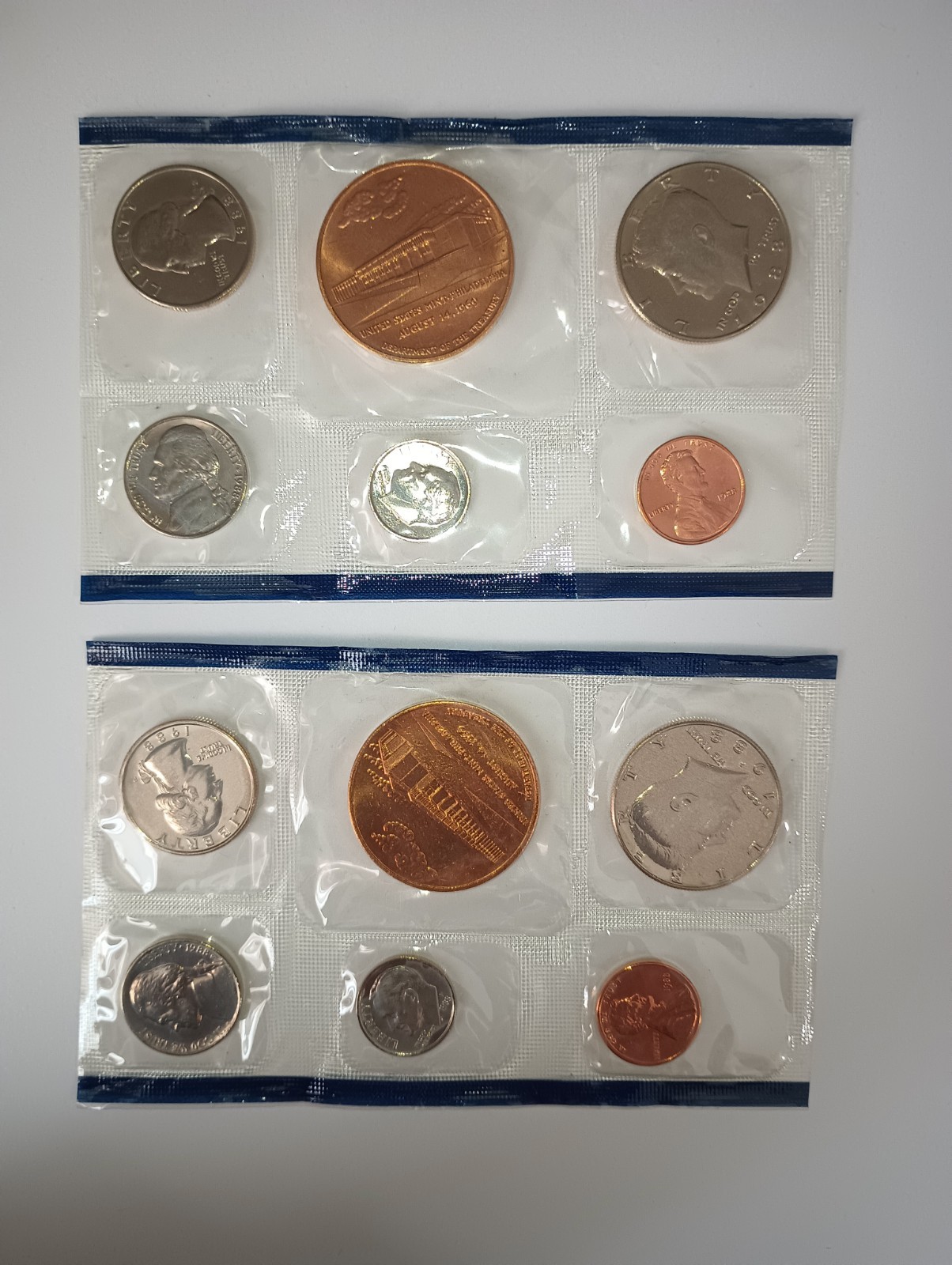 1988 PHILADELPHIA SOUVENIR MINT SET READ DESCRIPTION !