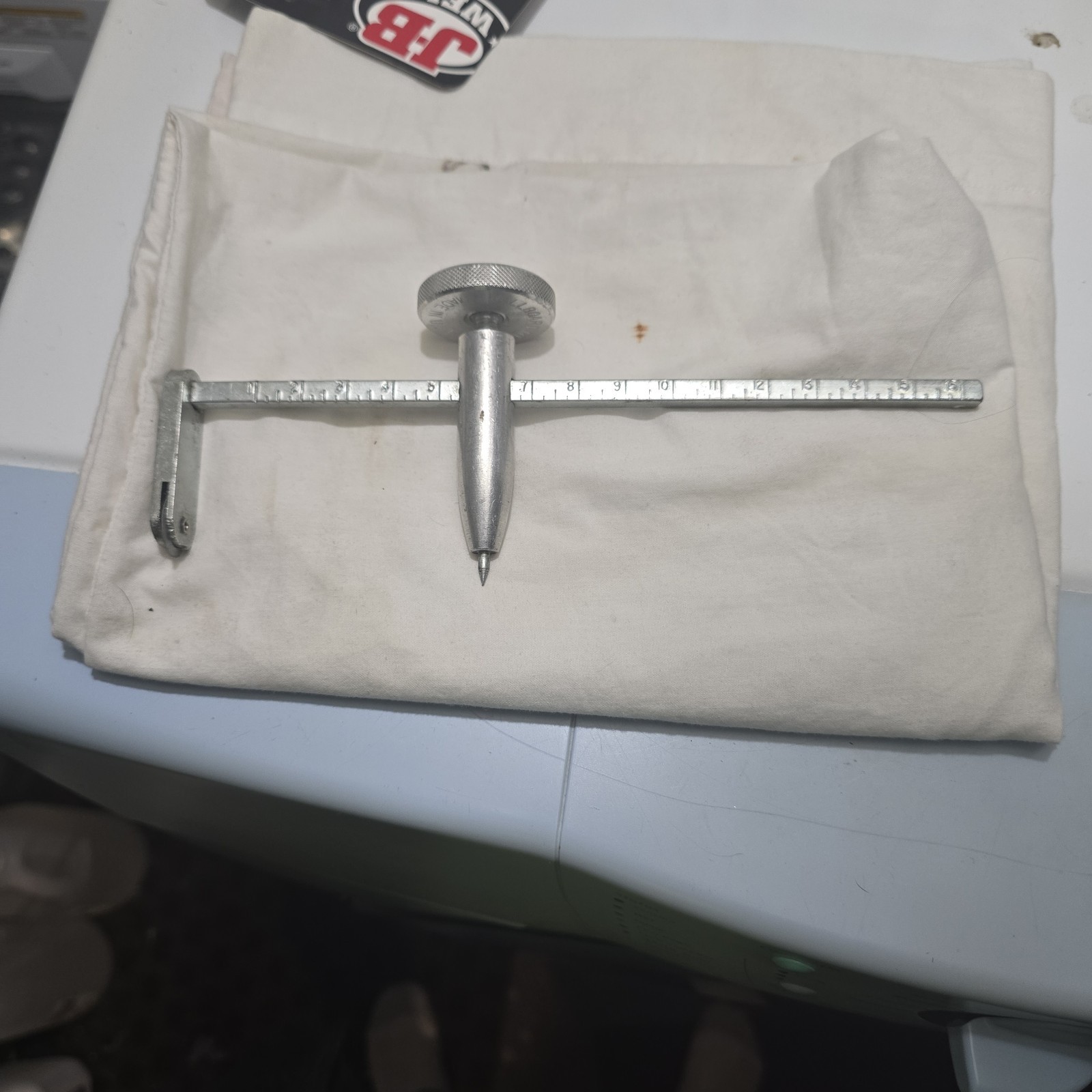Wallboard Tool Co- Drywall Compass Circle Cutter- 1" to 16"