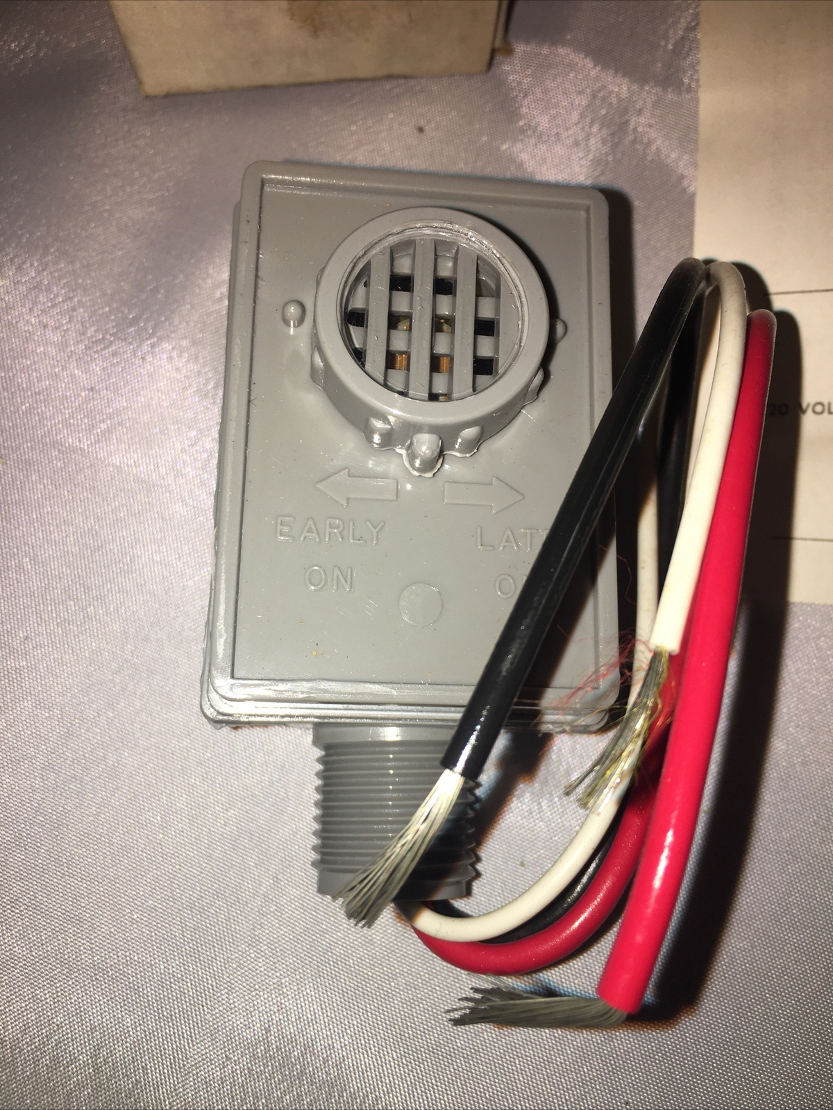 Dayton 2E331 Male Thread 1/2” Photoelectric Switch