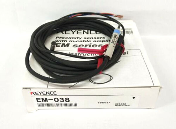 KEYENCE EM-038 Proximity Switch New