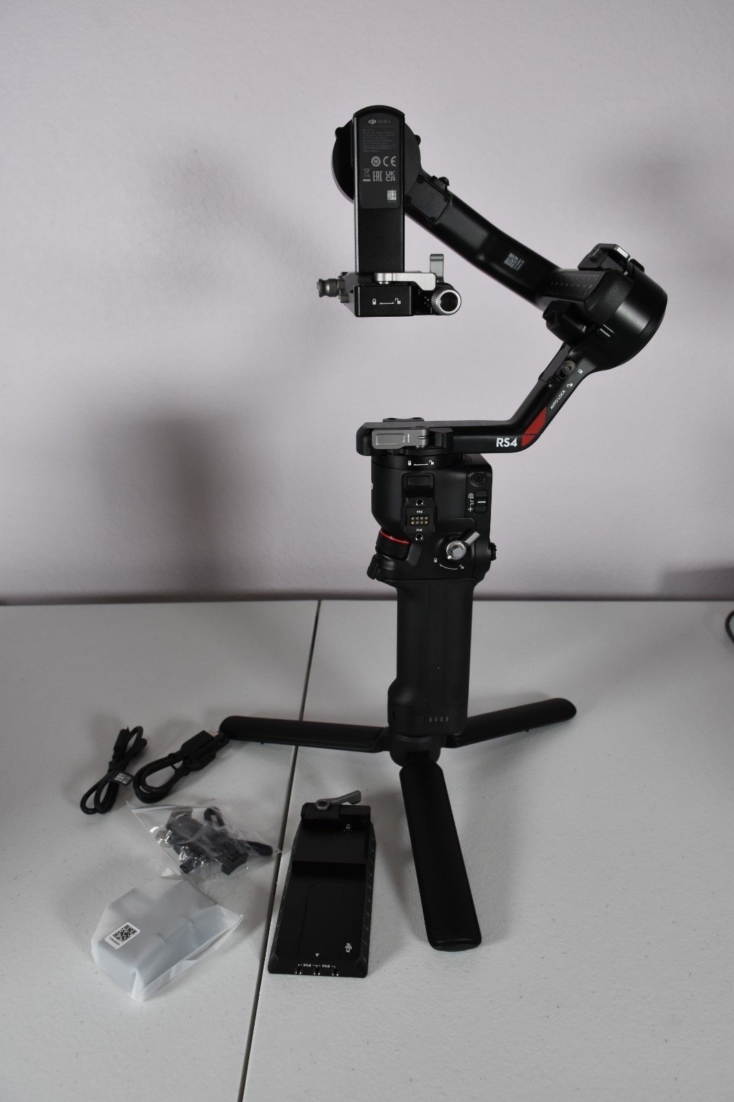 DJI RS 4 3-Axis Camera Gimbal Stabilizer Ronin With Box