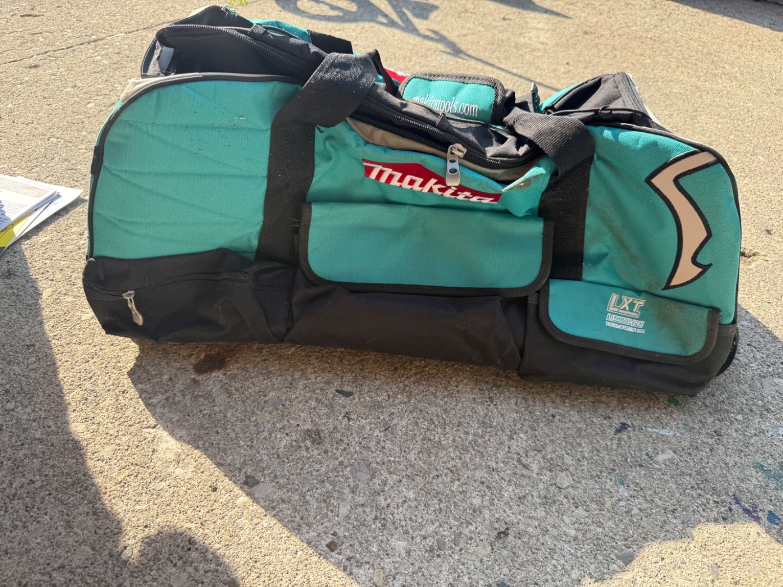 Makita 831269-3 LXT Rolling Tool Bag with Wheel - Large Brand New Never Used