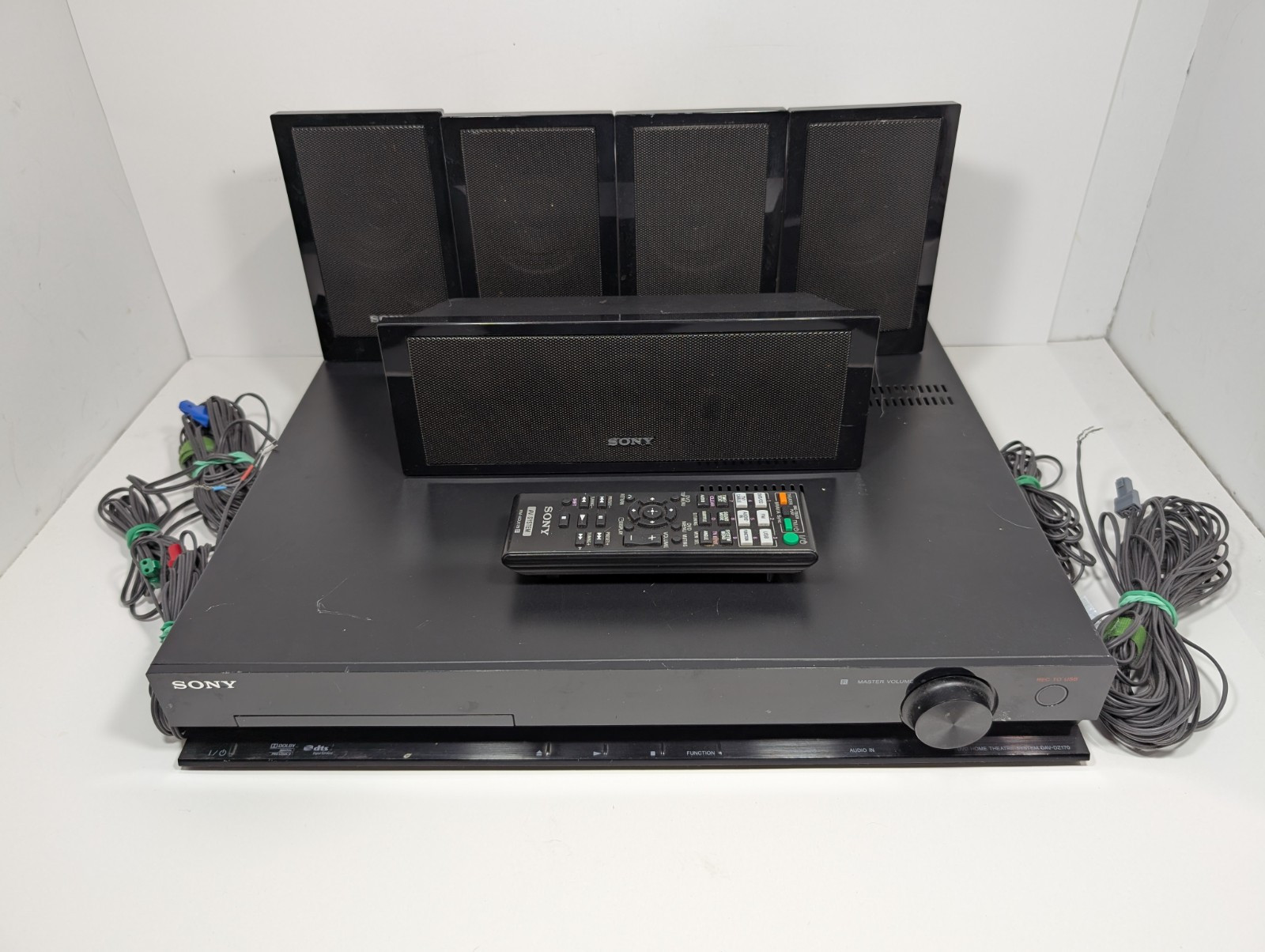 Sony DVD Home Theatre System W/ Remote  And Speakers HBD-DZ170 - Works - See Des