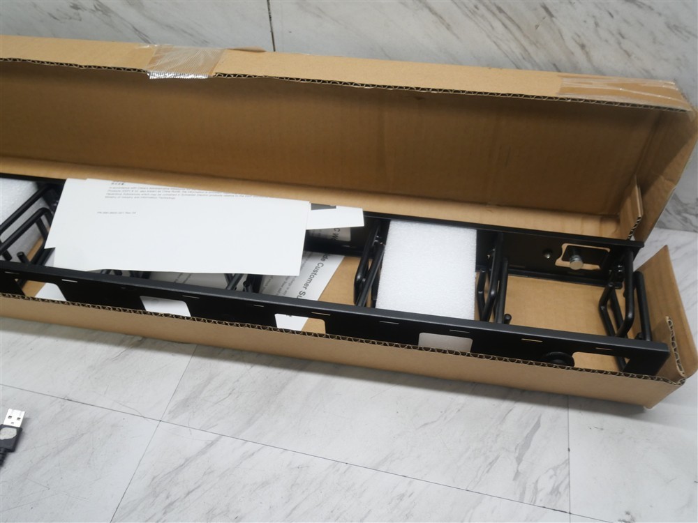 APC AR8442 NetShelter Cable Management - Vertical Cable Manager NEW OPEN BOX!