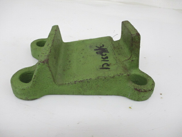 International Truck Bracket (346231C1)
