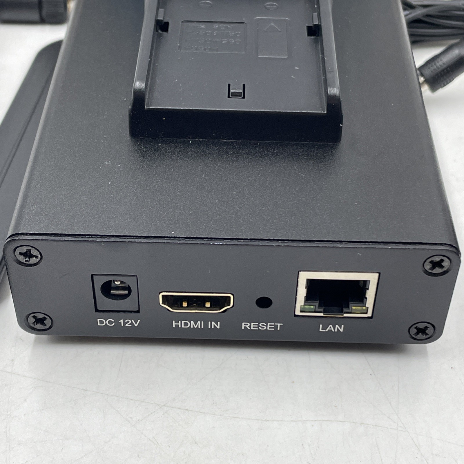 URayTech UHE265-1WB H.265 Wireless HDMI Video Encoder RTMP SRT Live Stream 1080p