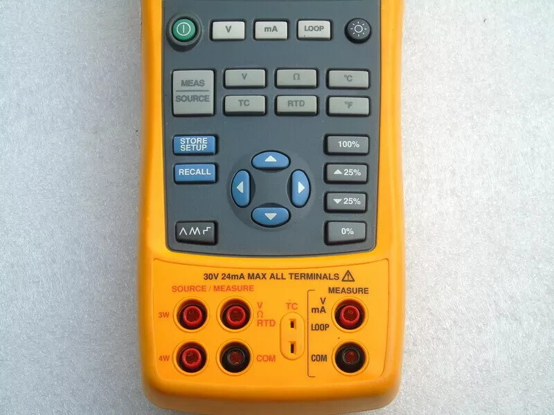 VGC FLUKE 724 TEMPERATURE MULTIFUNCTION PROCESS CALIBRATOR WITH BOX & PAPERS