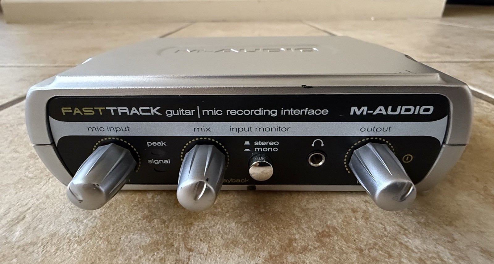 M-Audio Fast Track Guitar Instruments Mic Recording USB Digital Interface