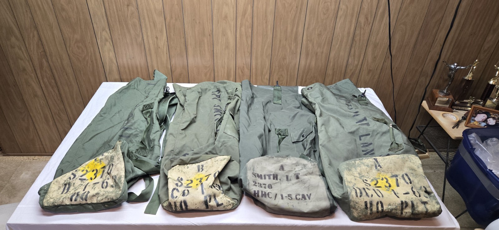 Lot Of 4 USGI Military Army Duffel  Duffle Sea Bags Luggage Top Load W/ Shoulder
