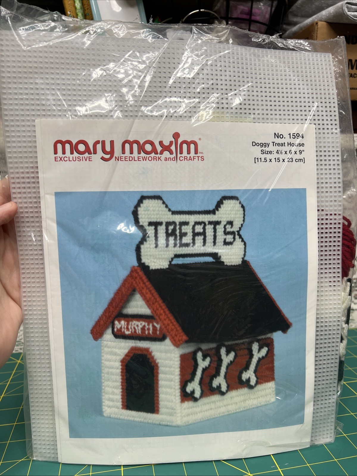 Mary Maxim plastic canvas kit “Doggy Treat House” No. 1594; NEW; Dog Lovers