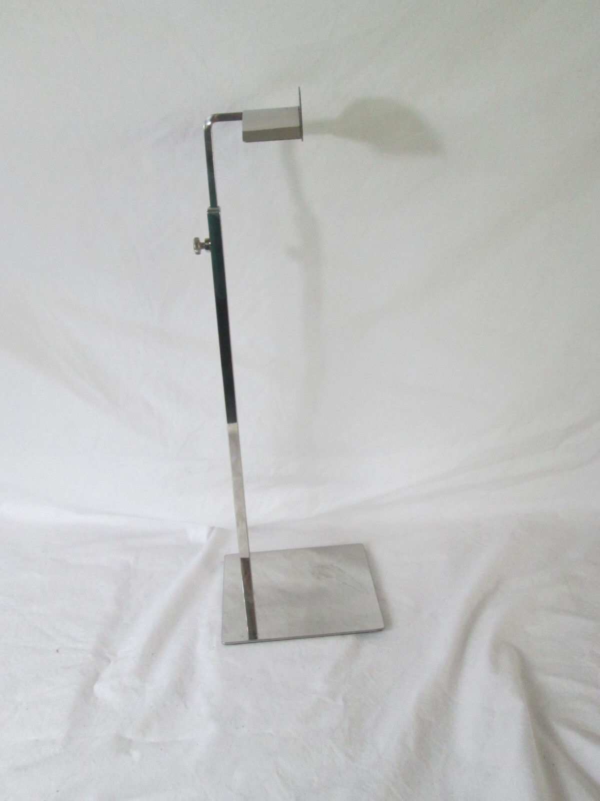 Adjustable Metal Handbag Rack Tabletop Purse Display Stand Single Silver
