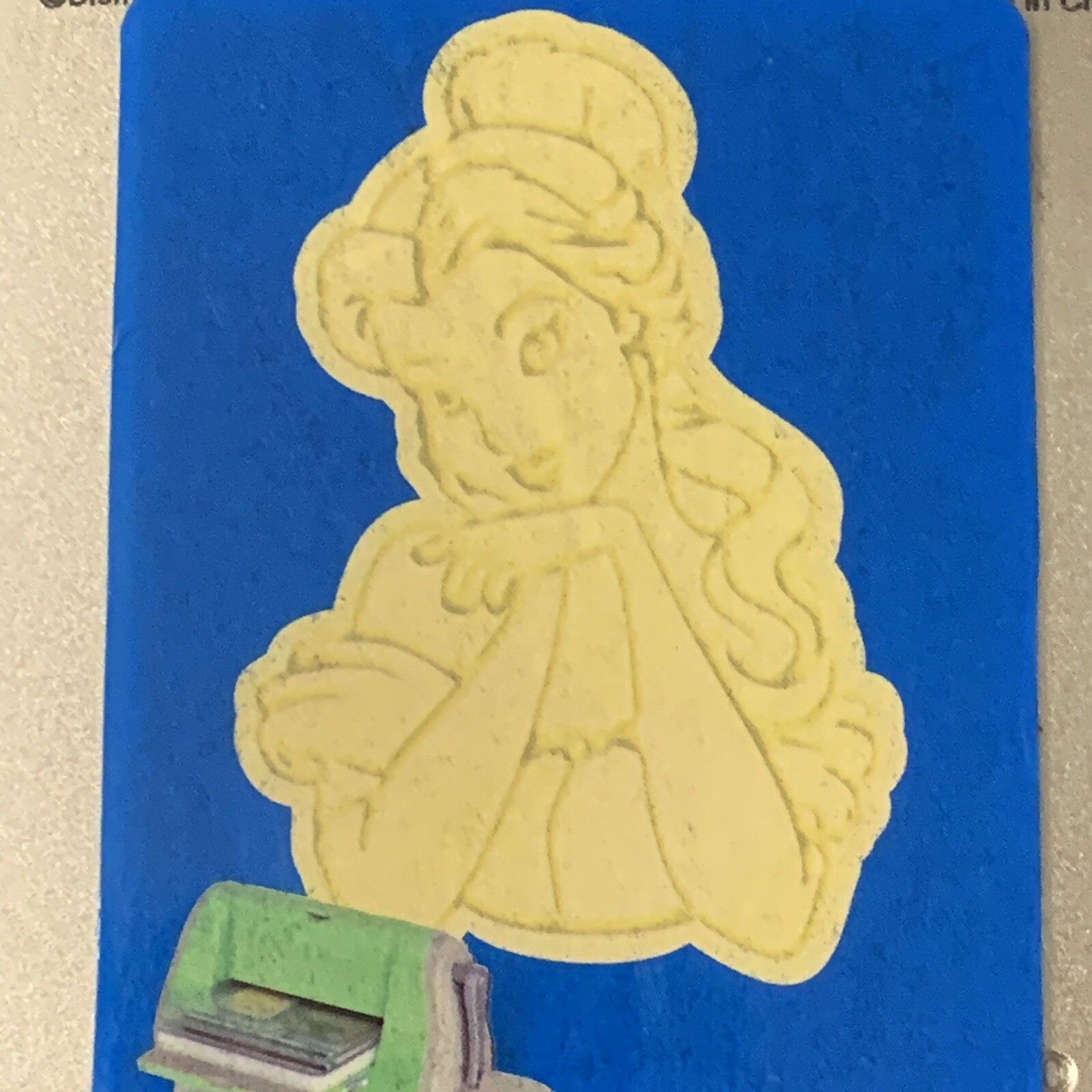 Provo Craft Belle Cuttlebug Disney Cutting Die Embossing Folder Beauty & Beast