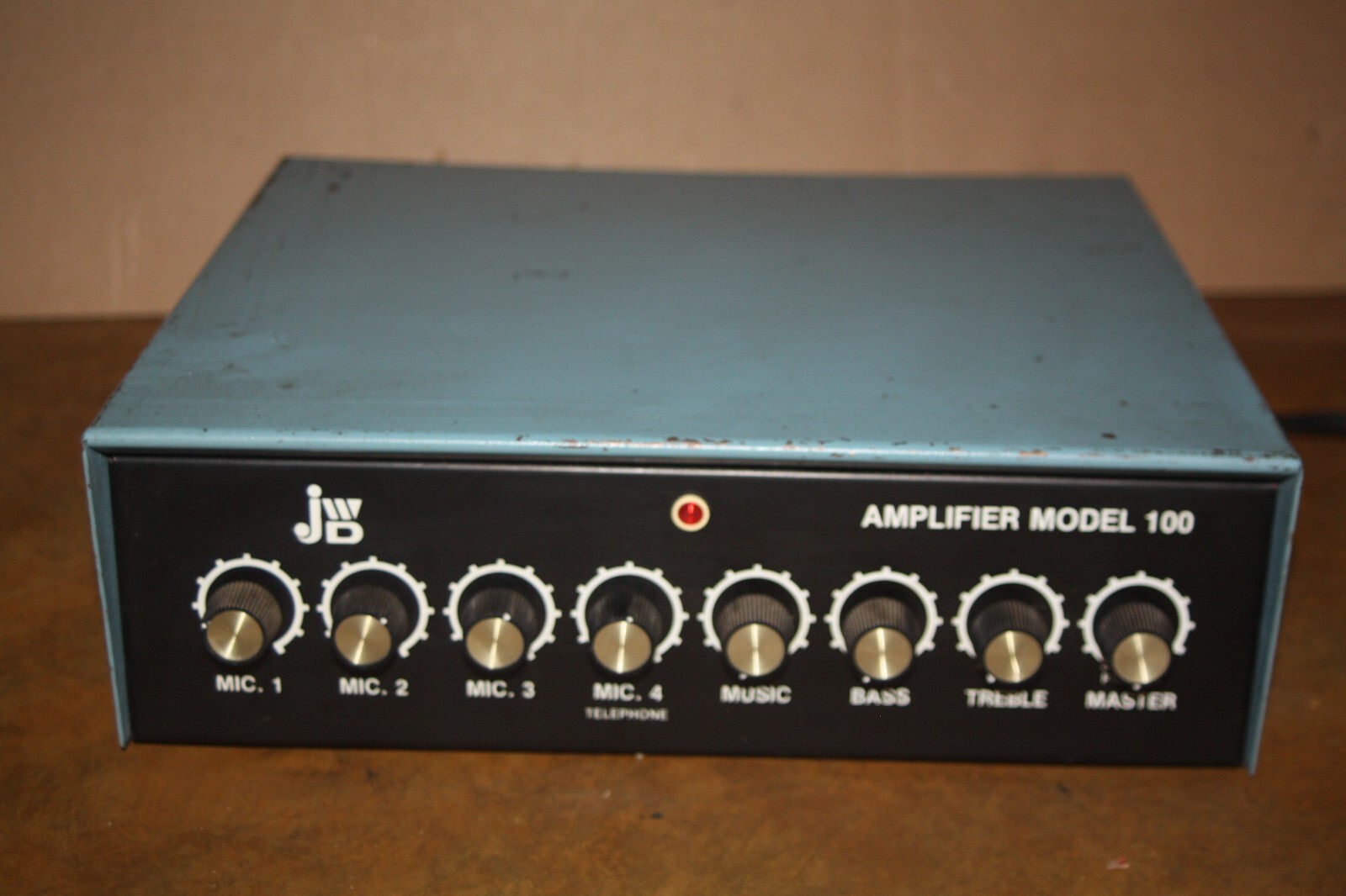 Vintage JWD Model 100 Power Amplifier - Powers Up and Lights Up